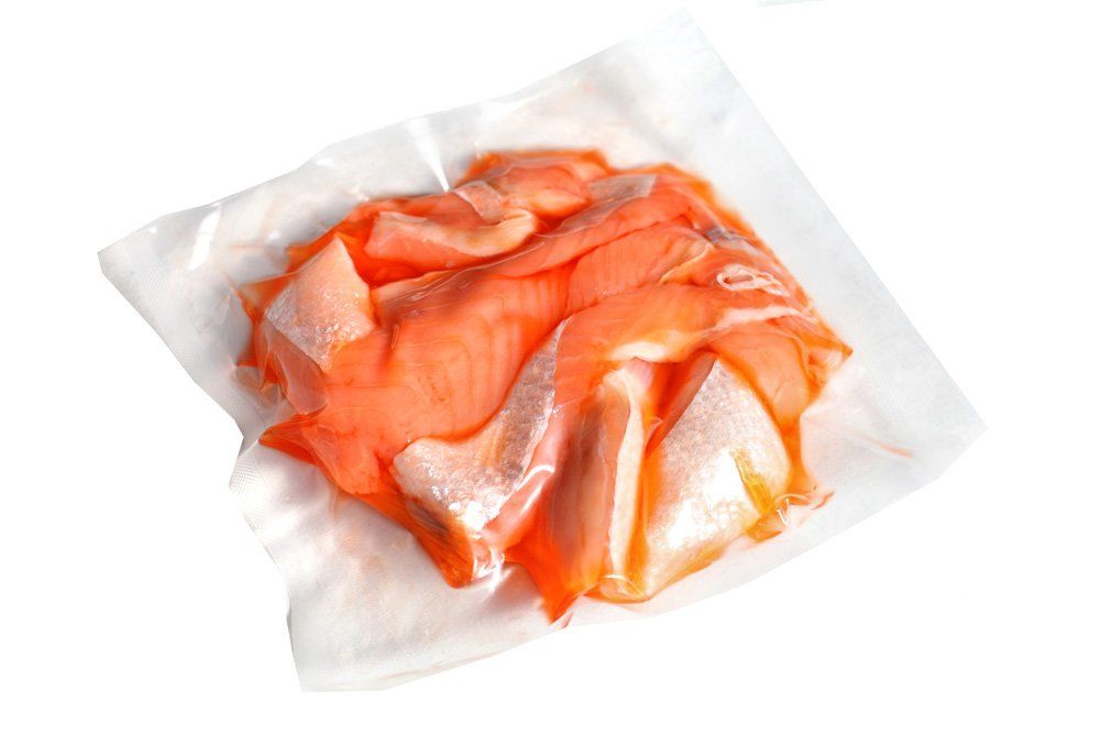 Брюшки лосося соленые 500г вак пакет